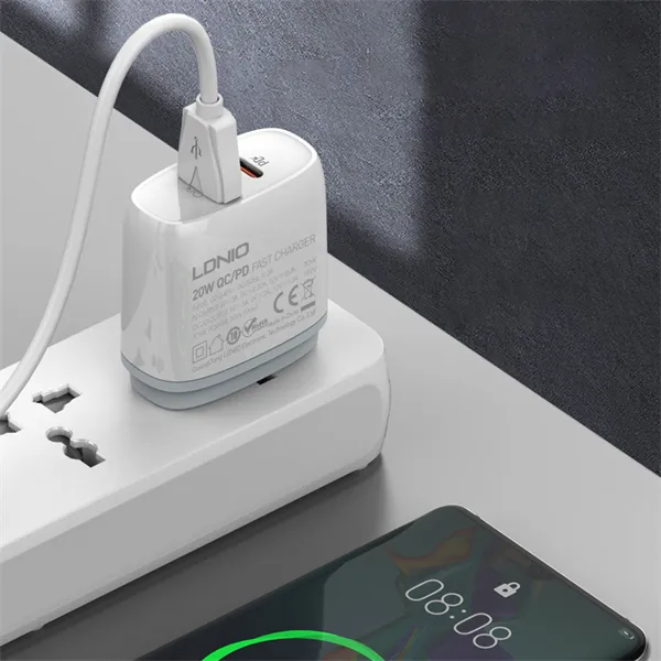 Ldnio Q229 20W PD+QC3.0 Fast Charger With Cable (2) Ldnio Q229 20W PD+QC3.0 Fast Charger With Cable